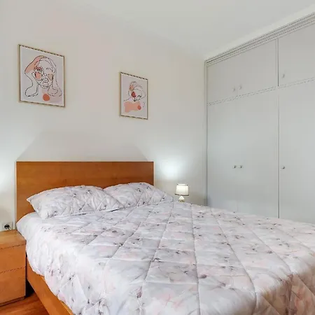 Ferienwohnung Fuer 4 Personen Ca 115 Qm In Santa Cruz, Madeira Ostkueste Von Madeira Apartment