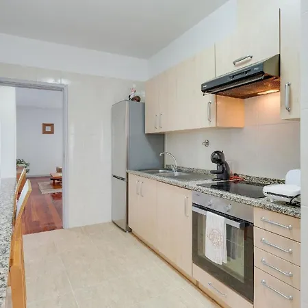Ferienwohnung Fuer 4 Personen Ca 115 Qm In Santa Cruz, Madeira Ostkueste Von Madeira Apartment *