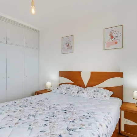 Ferienwohnung Fuer 4 Personen Ca 115 Qm In Santa Cruz, Madeira Ostkueste Von Madeira Santa Cruz (Madeira)