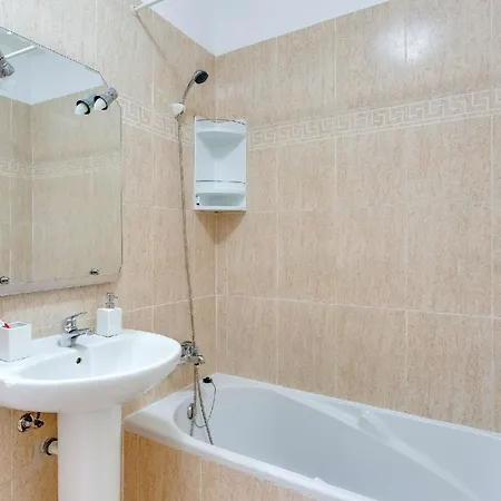Ferienwohnung Fuer 4 Personen Ca 115 Qm In Santa Cruz, Madeira Ostkueste Von Madeira Apartment *